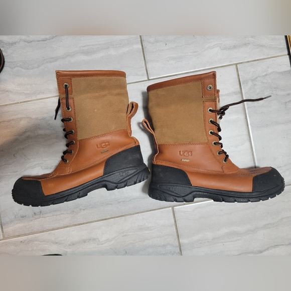 UGG-Vibram Women's Tan Leather and Black Lace-Up Winter Boots- Sheepskin SZ 7 - Picture 9 of 12